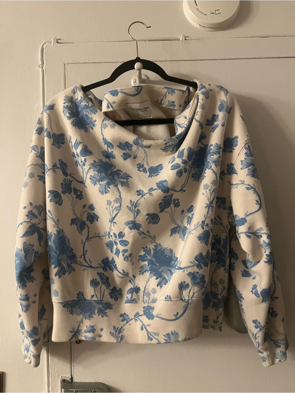 Abercrombie & Fitch Soft A&F Collection Floral Sweatshirt – Size L - Picture 2 of 3